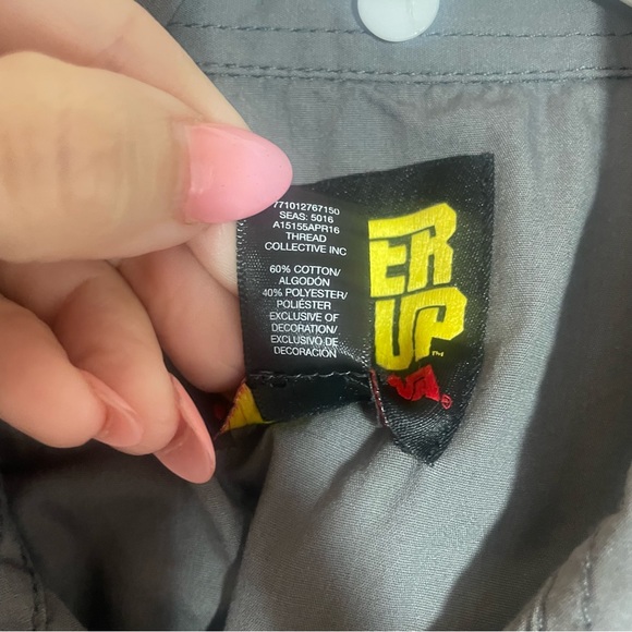 2/$10 Sale! John Cena Never Give Up Gray Button Up Shirt Size Large 10/12 - Picture 4 of 8